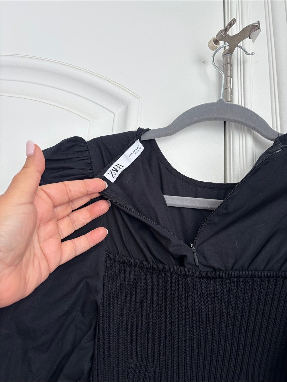 Zara Black Puff-Sleeve Ribbed Crop Top - Picture 6 of 8